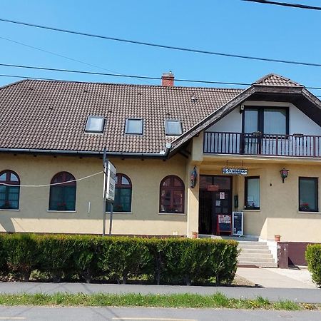 Körmend Teke Panzio B&B 외부 사진
